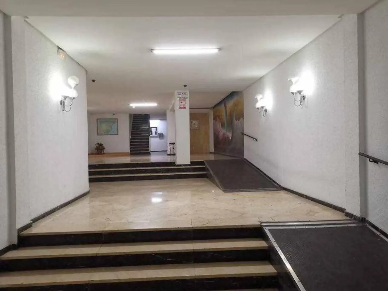 Centro Torremolinos Apto 1 Hab 2-4 Personas Piscina WiFi Terraza Ascensor 3 Planta