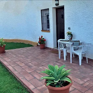 https://2-apartmanento-porche-soleado-y-parking-en-villa.hotelsinnerja.org